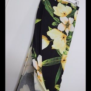 Maxi skirt with slit, black with yellow flowers, long skirt high waisted size M